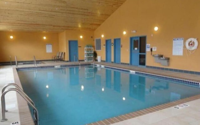 Canby Inn And Suites