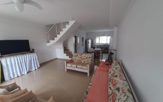 Casa em condomínio de frente pro mar