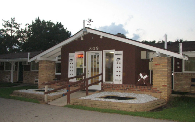 Spinning Wheel Motel