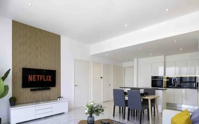LUX The Pad Executive Suite 2