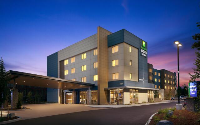 Holiday Inn Express & Suites Portland Airport - Cascade Stn, an IHG Hotel