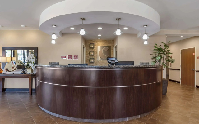 Comfort Suites