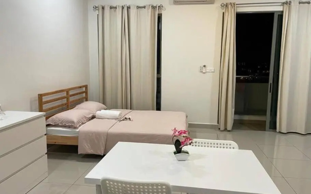 D13A, Cyberjaya, Netflix, Wifi, Parking, Balcony – Guest Rooms – Cyberjaya