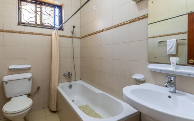 Entebbe Traveller'S Hotel