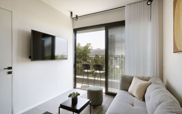 Skyline Serenity by tlv2rent