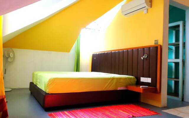 Bahama Breeze Beach Apartment B&B