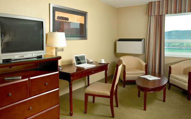 Coast Fraser Inn