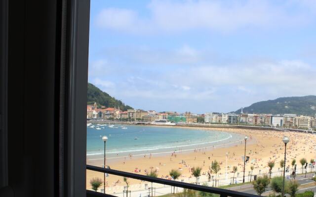 SEAFRONT LUXURY STUDIO - by SanSebastianApartments.es