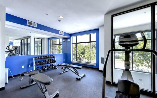 StayLo Luxury 1 Bedroom Apartment