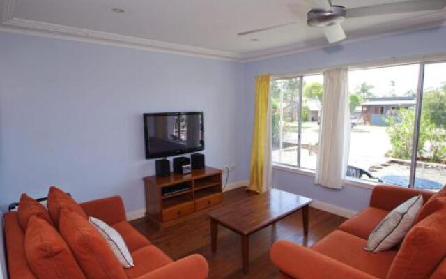 Billy's on Main, 44 Main Street