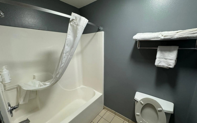 Star City Inn & Suites