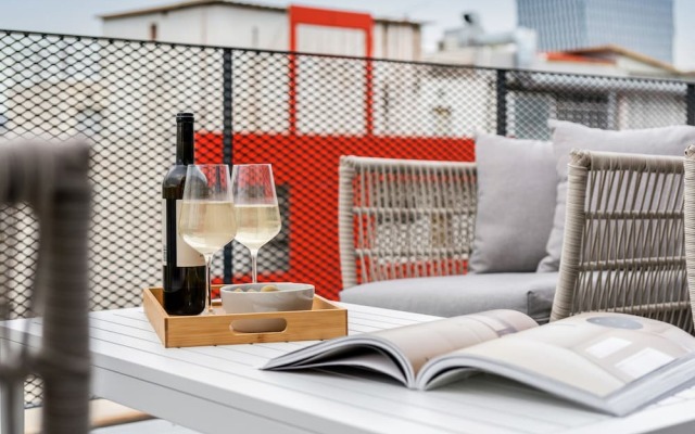 Sanders Port - Chicly Studio With Roof-top Terrace