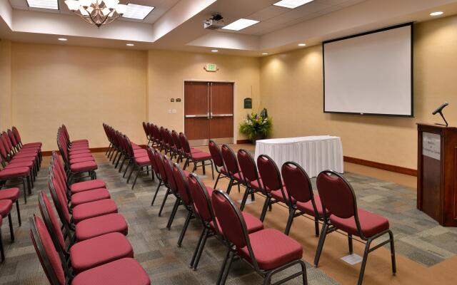Holiday Inn Madison at The American Center by IHG