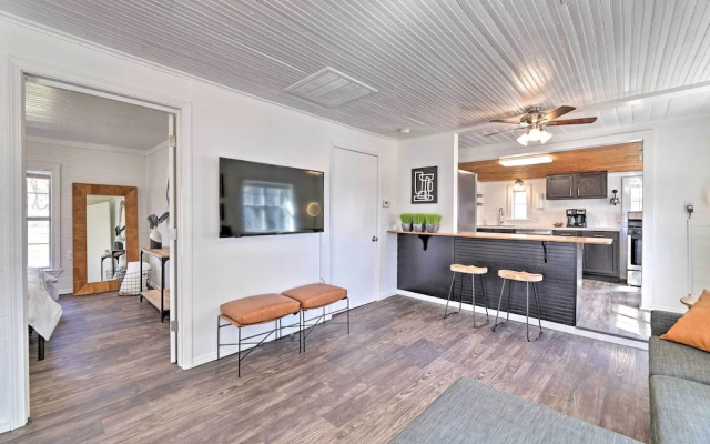 Idyllic Fayetteville Home - Walk to UA Campus!