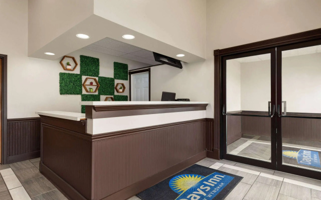 Days Inn by Wyndham Hillsboro