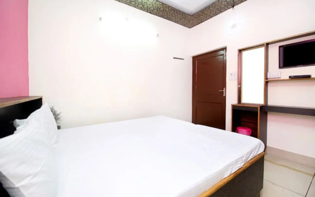 Mr Shawarma Family Restaurant & Hotel by OYO Rooms