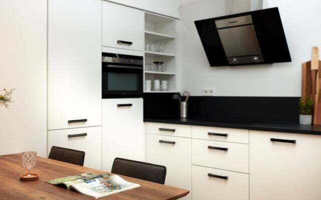 Damrak Short Stay Amsterdam