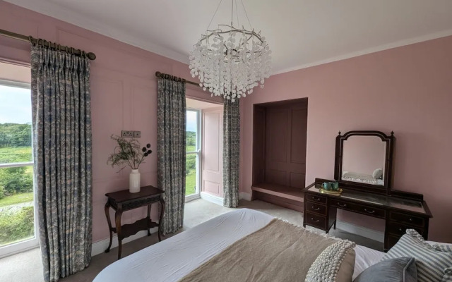 Maes Y Neuadd Country House