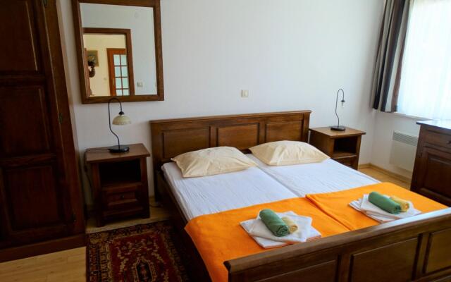 Tomislav - A4(2+2) in Selce