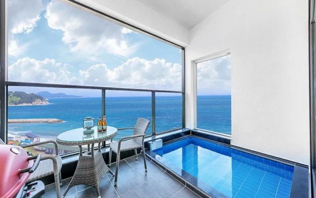 Geojedo Bay Hill Pool Villa