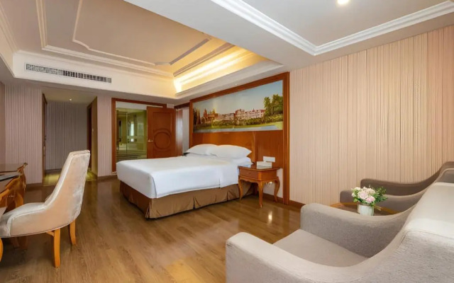 Vienna International Shenzhen Caopu Jindaotian