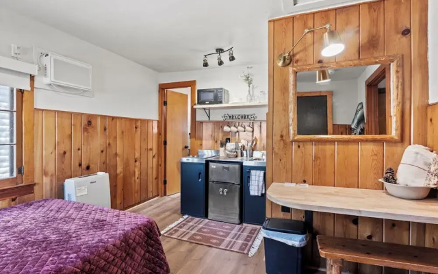 Timber Lodge Cabin 10