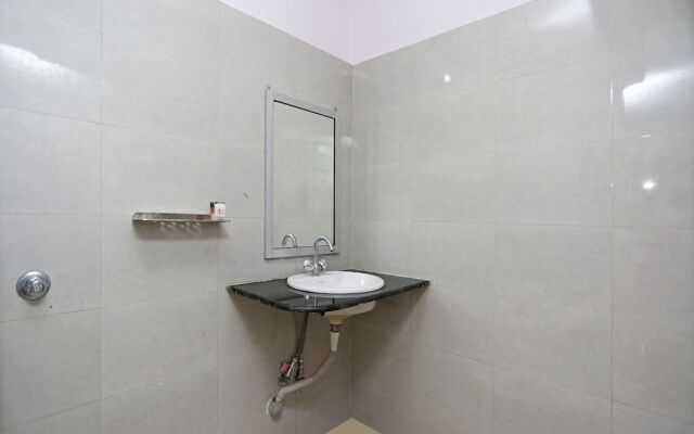 OYO 10994 Hotel Luxury INN