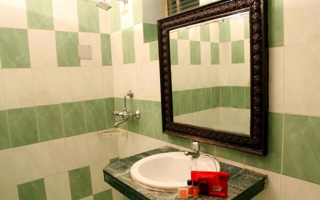 OYO 1294 Hotel Padmini International