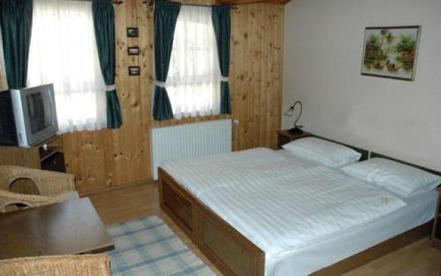 Alabárdos Panzió és Apartmanház