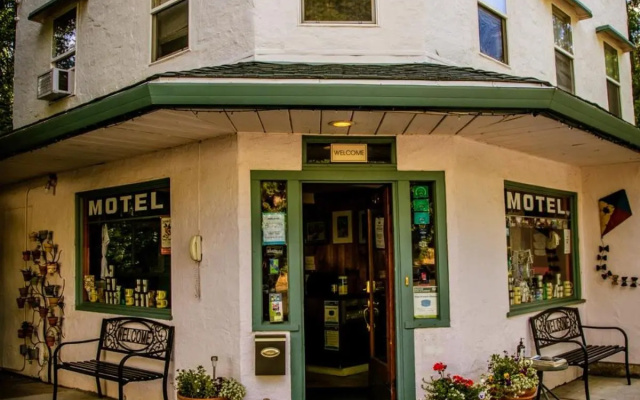Outside Inn