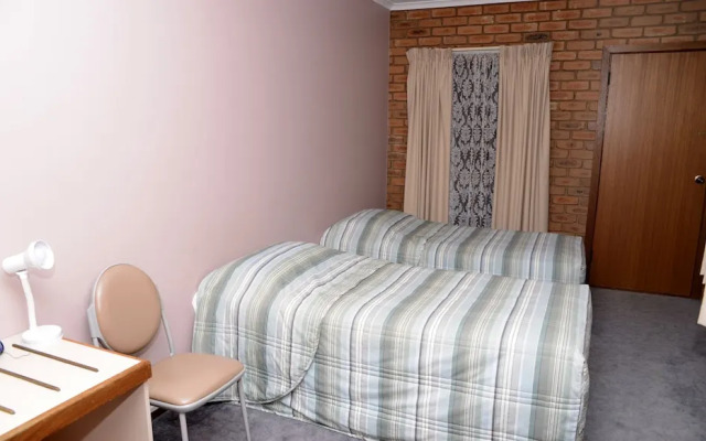 Rodney Motor Inn