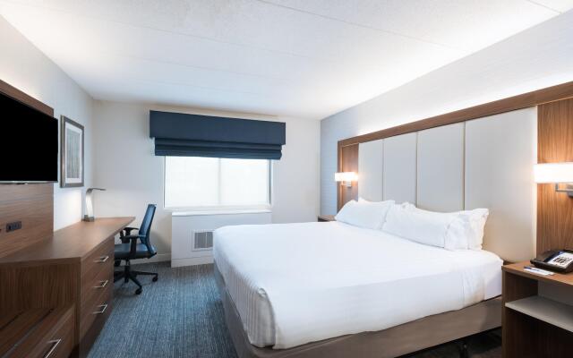 Holiday Inn Express Boston - Waltham, an IHG Hotel