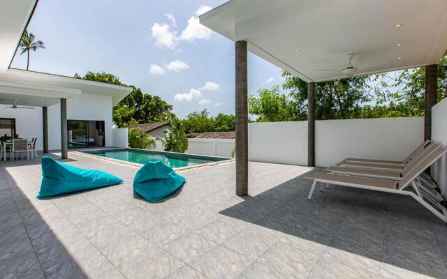 Villa Nirvana 3 Br, 500m from the beach