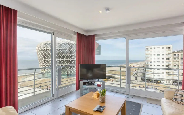 Apartment With Frontal Sea-views