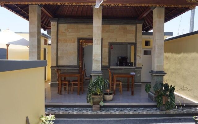 Kubu Karang Homestay