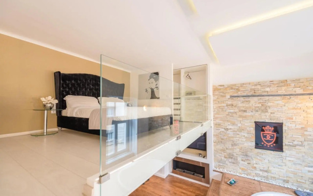 ANDRASSY 6 JACUZZI Suites