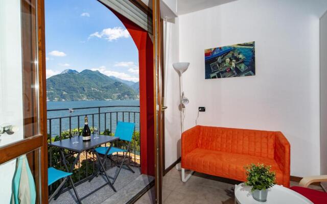 Studio Apartment Lake Views
