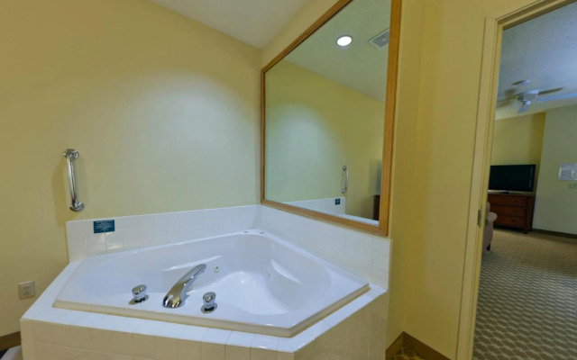 Country Inn & Suites by Radisson, Rock Falls, IL