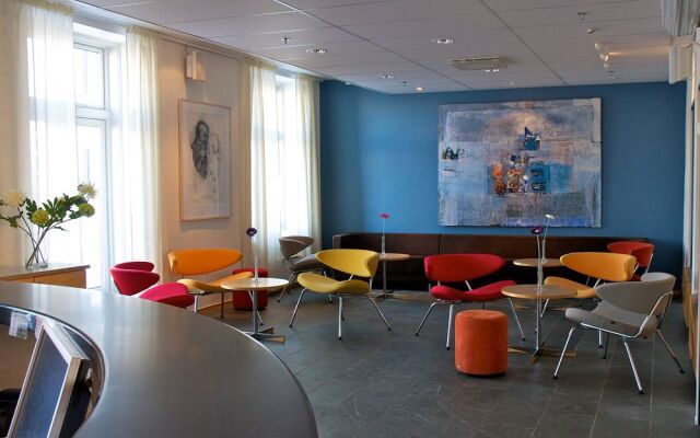 Enter St. Elisabeth Hotel