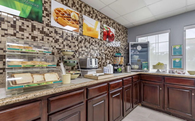 Quality Inn near SeaWorld - Lackland