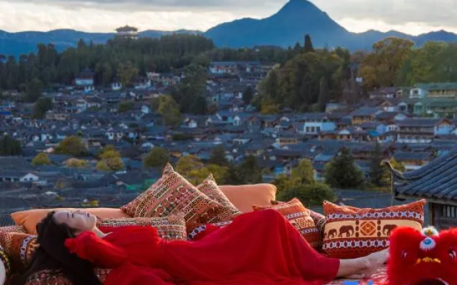 Shanye Yisu · Gucheng Panorama Resort Hotel (Lijiang Beimen Waterwheel)