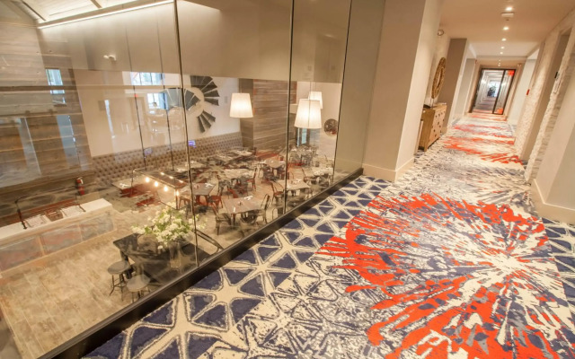 Hotel Renovo Des Moines Urbandale,Tapestry Collection Hilton