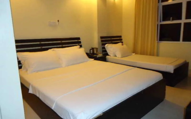 City Beach Hotel