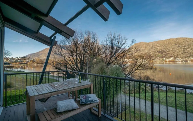 Marina Gem - Lakefront 3 Bedroom Apartment