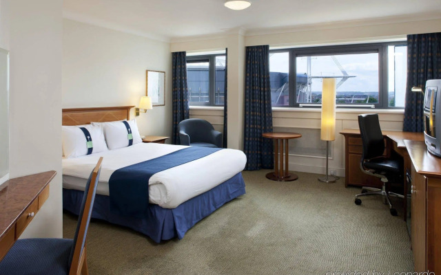 Holiday Inn Cardiff City Centre by IHG