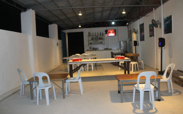 Jrm Travel And Lounge Hostel