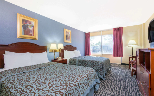 Blue Way Inn & Suites Wichita East