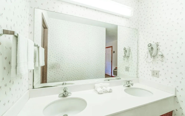 Hotel O Eureka Springs - Christ of Ozark Area