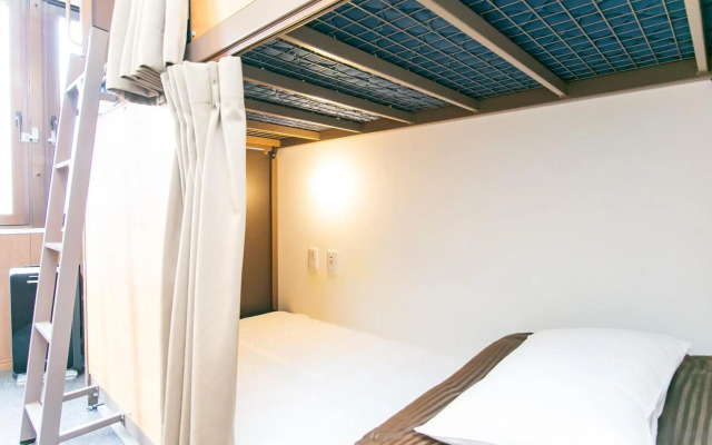 Oak Hotel Edo - Hostel