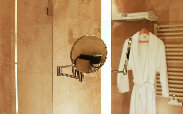 Golden Tulip Ana Dome